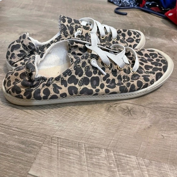 Time & Tru Women’s Leopard Print Casual Sneaker Size 7.5 - Picture 2 of 3
